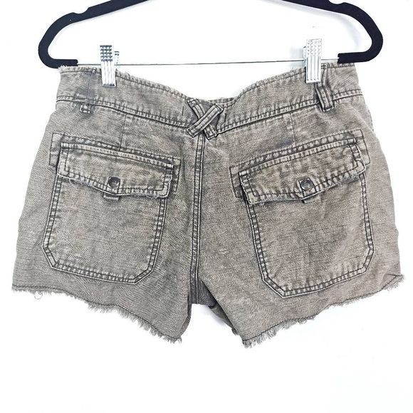 FREE PEOPLE Women's Frayed Hem Tan Denim Space Dye Distressed Shorts Size: 4 - Picture 5 of 6